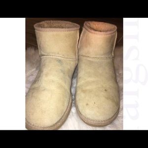 Size 8 Ugg boots